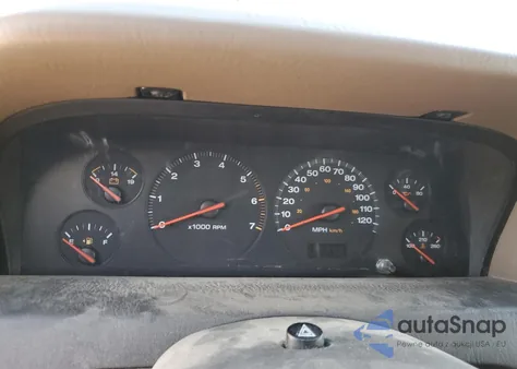 2000 Jeep Grand Cherokee Laredo from USA, damaged, VIN 1J4GW48S6YC304447